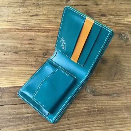 ライトブラウンコードバン×ルガトショルダー琉球ブルー 二つ折り財布 小銭入れあり