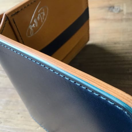 ネイビーオイルコードバン×キャメル牛革  二つ折り財布  小銭入れあり