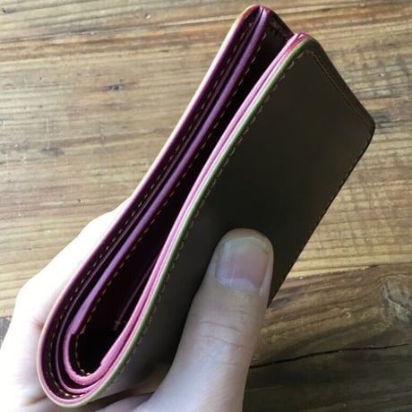 オリーブコードバン×ルガトショルダーワイン 二つ折り財布 小銭入れなし