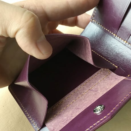 オイルコードバン黒×ルガトショルダーパープル 二つ折り財布 小銭入れあり