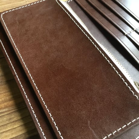 ルガトショルダーネイビー×チョコ色牛革 長財布 小銭入れあり