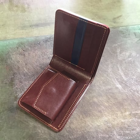 ネイビーオイルコードバン×ルガトショルダーワイン  二つ折り財布 小銭入れあり