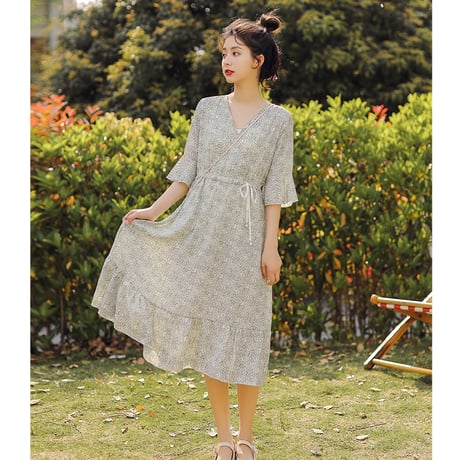 リボン付フレアスリーブ小フラワー柄ワンピース