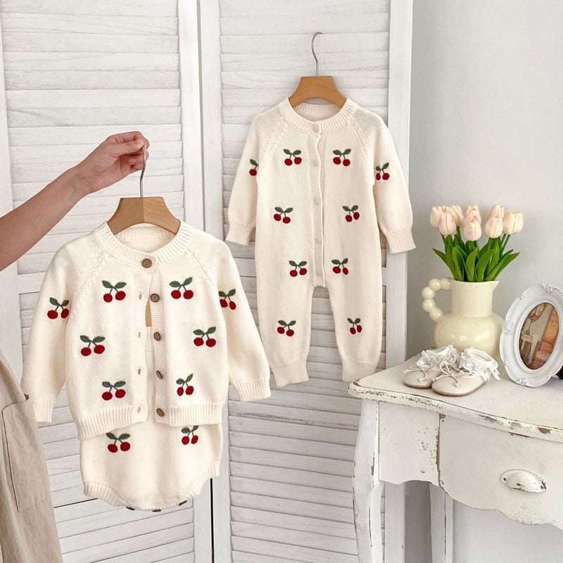 予約商品/66㎝－100㎝>さくらんぼニットロンパース | SQUSQU