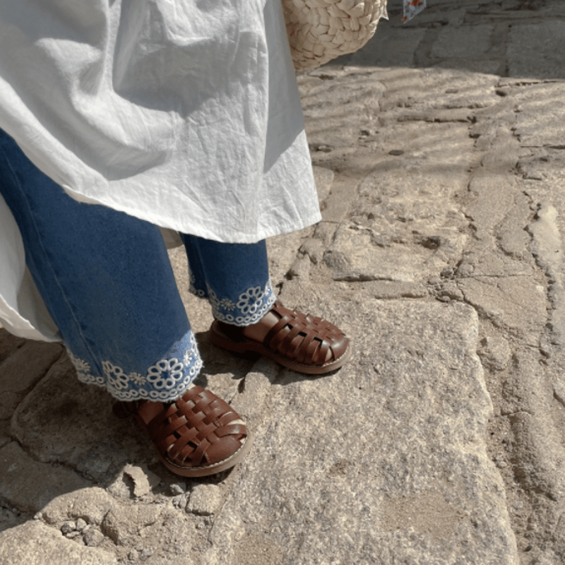 予約商品>裾刺繍デニムパンツ | SQUSQU