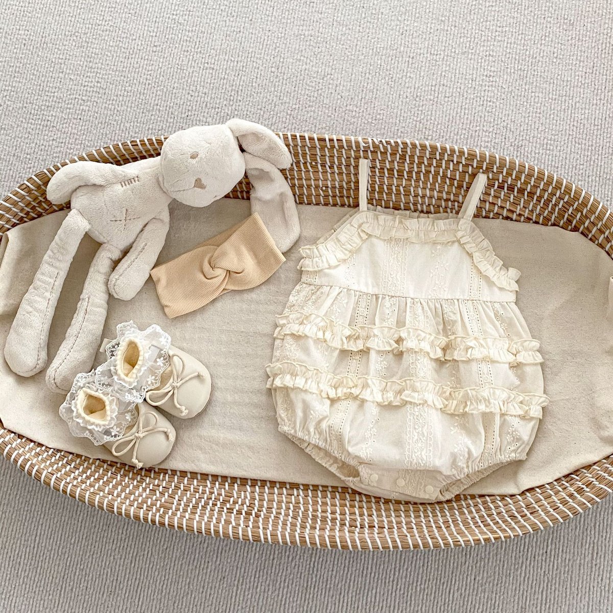 BABY TRIANA キャミソールロンパース　12-24m 予約商品>BABY フリルキャミソールロンパース | SQUSQU