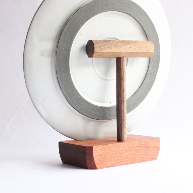 皿立て / bubinga × walnut | 家具と陶 やがて online store