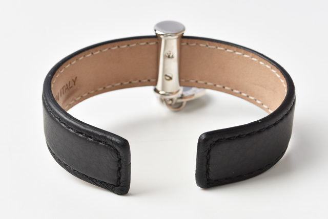 BVLGARI ブルガリ レザー バングル （ブラック×シルバー）中古良品 BVLGARI】ブルガリ『ブルガリブルガリ レザー バングル