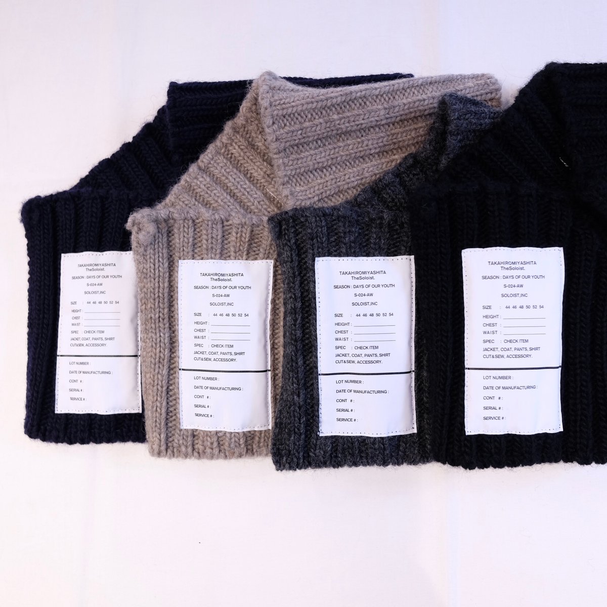 v-neck neckwarmer.(low) / gray | TAKAHIROMIYASH