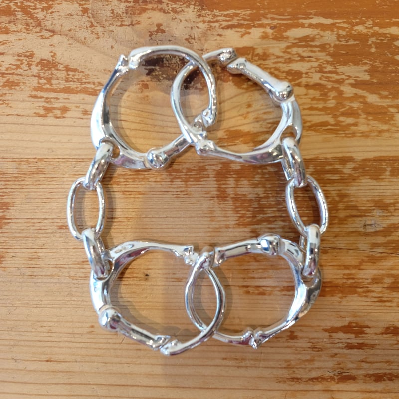 bone shaped carabiner bracelet. -L- / silver |