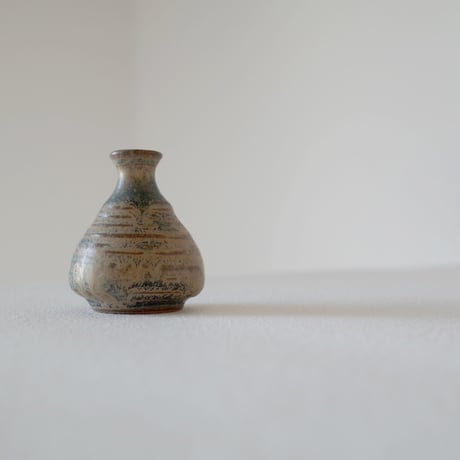 鶯歌の小壺  深青-奏