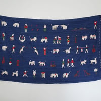 ナガ族の手刺繍ラグ　青