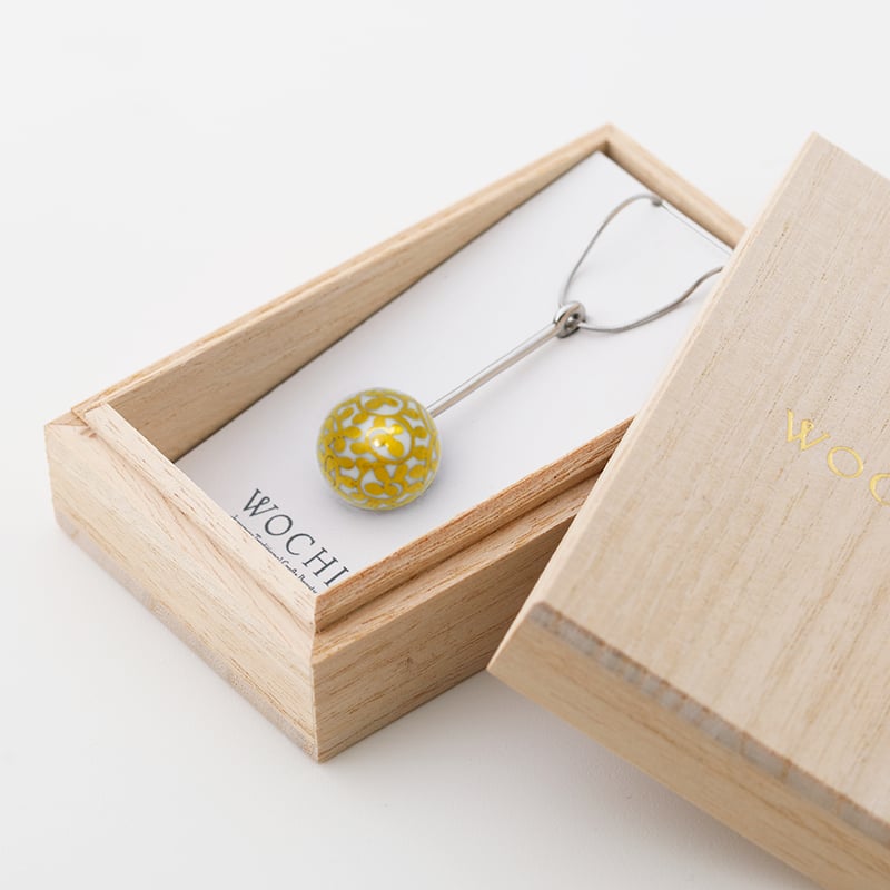 有田焼 白磁金彩「蛸唐草」ネックレス | wochi-j.shop 有田焼 白磁金彩「蛸唐草」ネックレス | wochi-j.shop