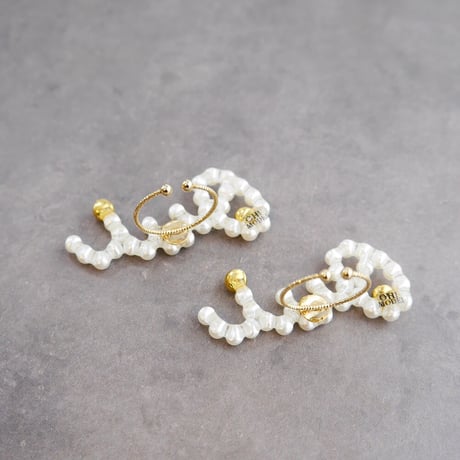 "Oui" Ring