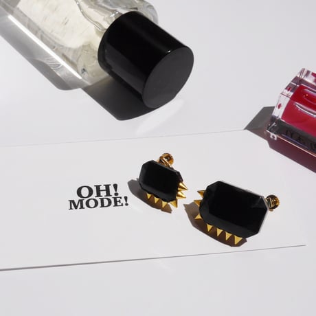 BLACK JEWELRY WITH STUDS EARRING