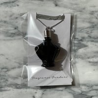 香るネックレス（アロマフレグランス付きペンダント）  漆黒の香水瓶