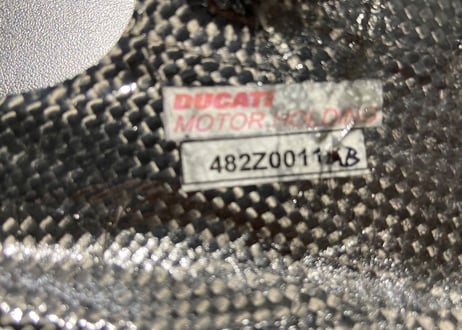 カーボン製左サイドパネル 482Z0011B for HYPERMOTARD