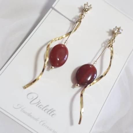 【earring / pierces】赤メノウ×ゴールドウェーブ