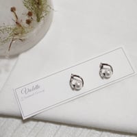 【earring / pierces 】パール × シルバーウェーブ  小ぶり-お仕事･普段使いにおすすめ−