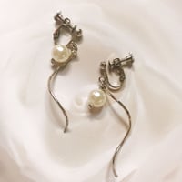 【earrings / pierces】シルバーウェーブ × パール