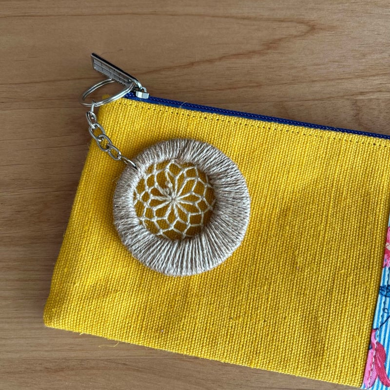 ジュートの三日月キーホルダー | PRIYO handicrafts