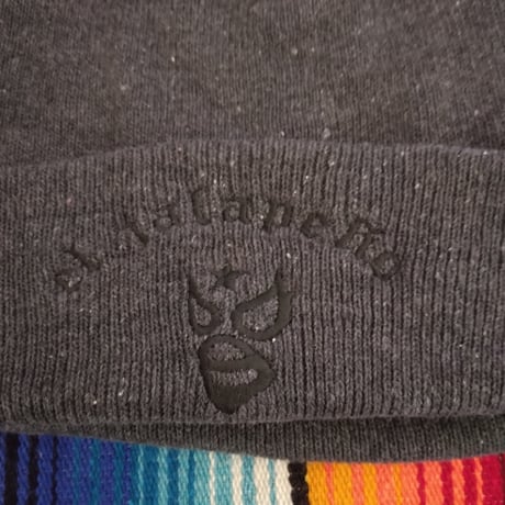エルハラペーニョ　ニットキャップ　刺繍　グレーｘブラック