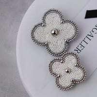 Chérie Fleur『シェリーフルール』off-white×metal