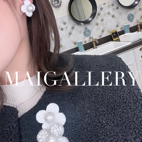 shell style Flower year accessory