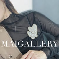 butterflyブローチ　グレージュ