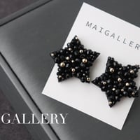 ダイヤカットブラックピアスorイヤリング　ゴールド