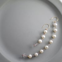 asymmetry pearl & quartz *silk pierce