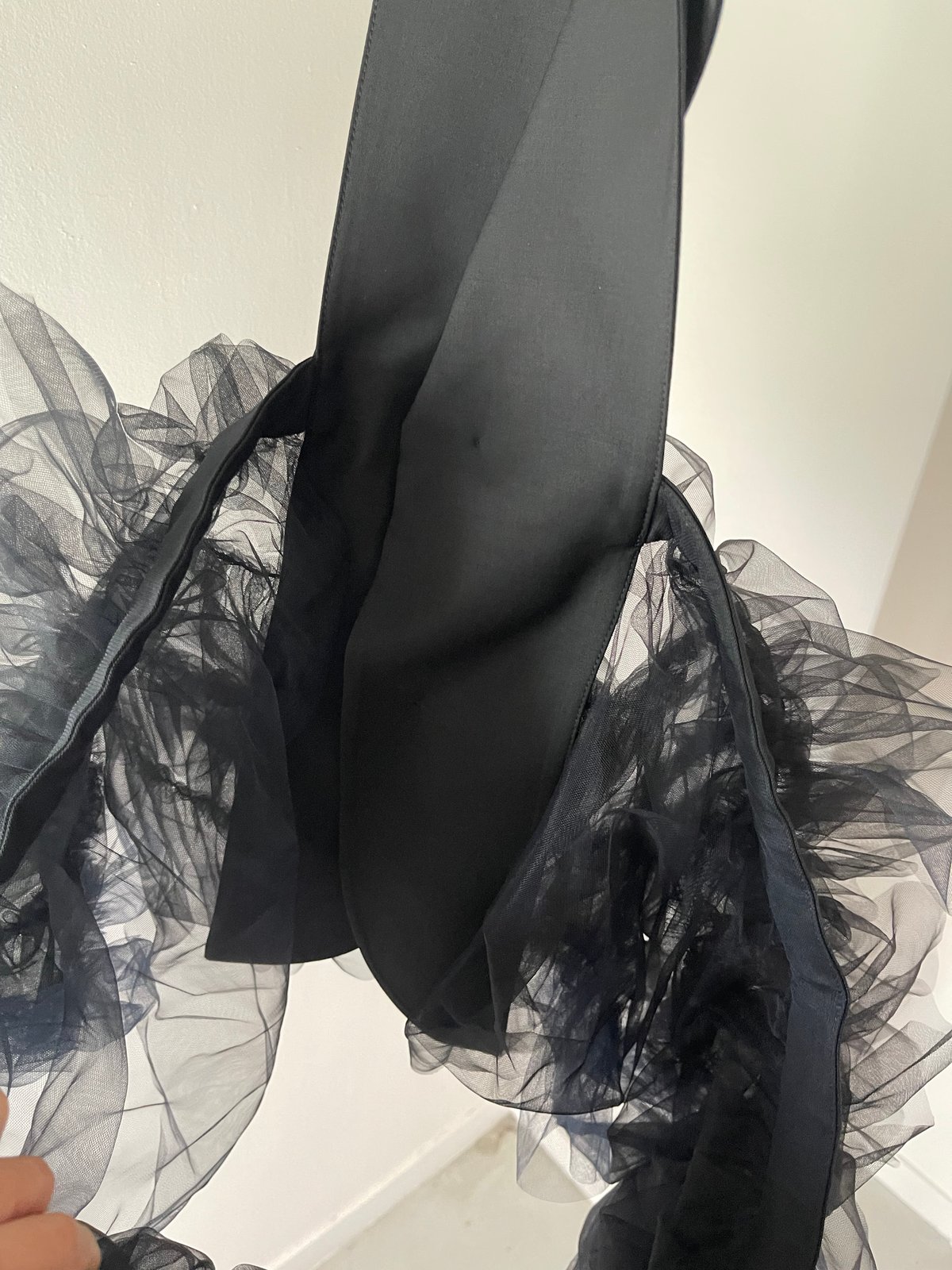 VIVIANO TULLE TRIMMED OPEN BACK BLAZER