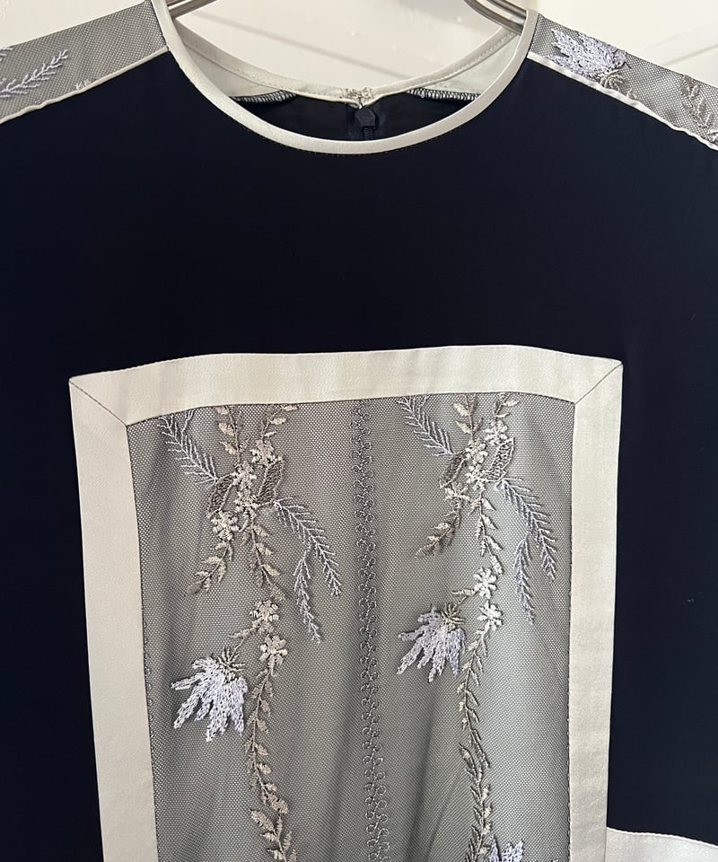 MURRAL / Framed flower lace dress | JURK