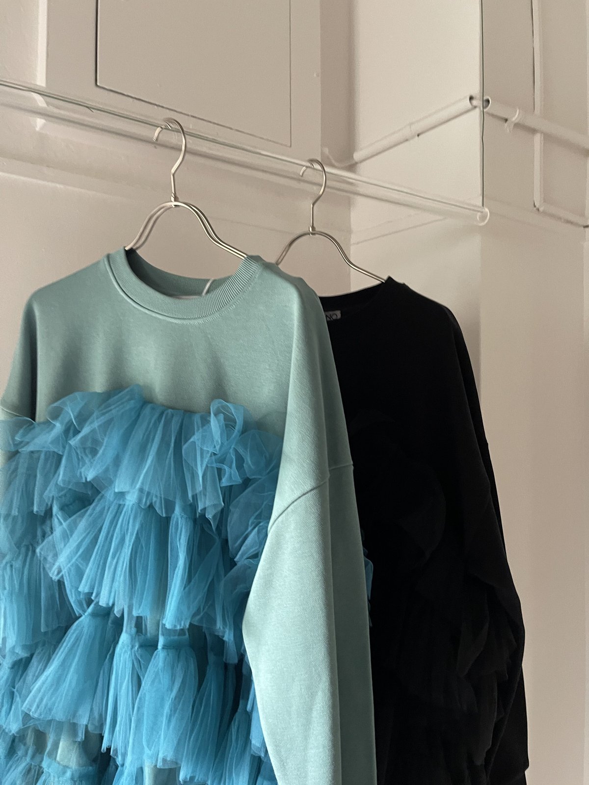 VIVIANO / Tulle Layered Sweatshirt