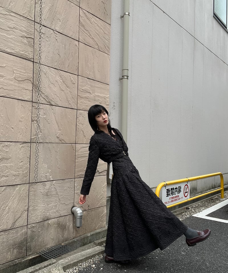 MURRAL / Dahlia shrinking embroidery top | JURK