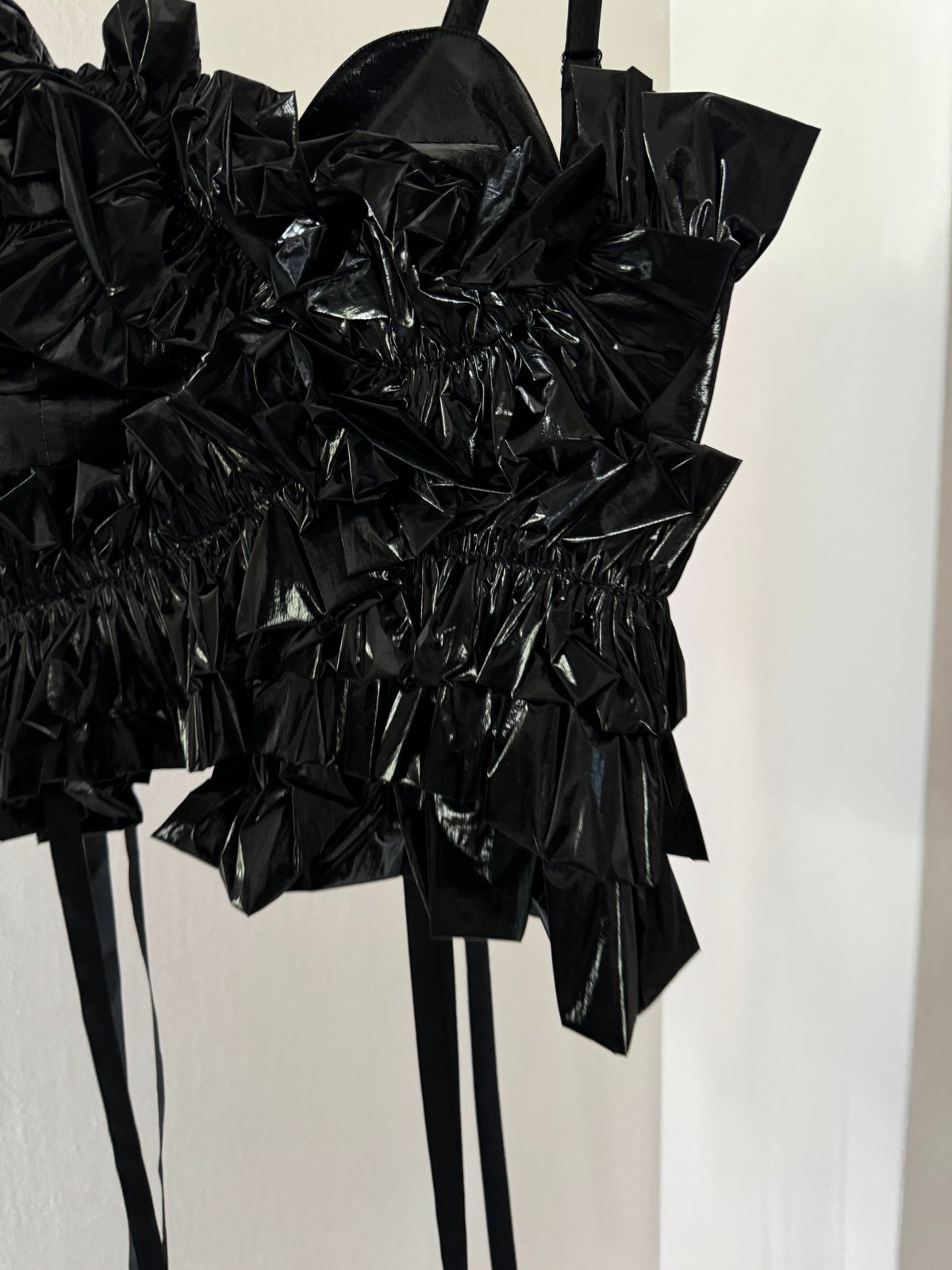 VIVIANO / B03 Ruffle Bustier | JURK