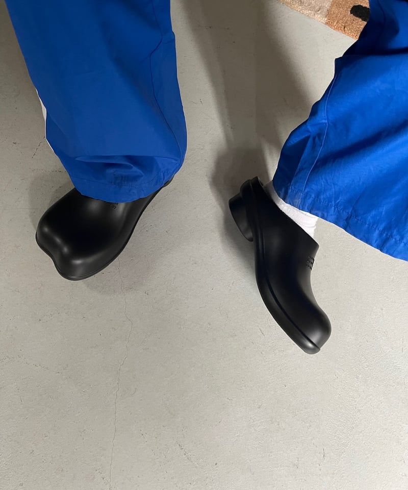 靴 MM6 ANATOMIC CLOG SLIPPER MM6 MAISON MARGIELA black anatomic clog slippers | protocol