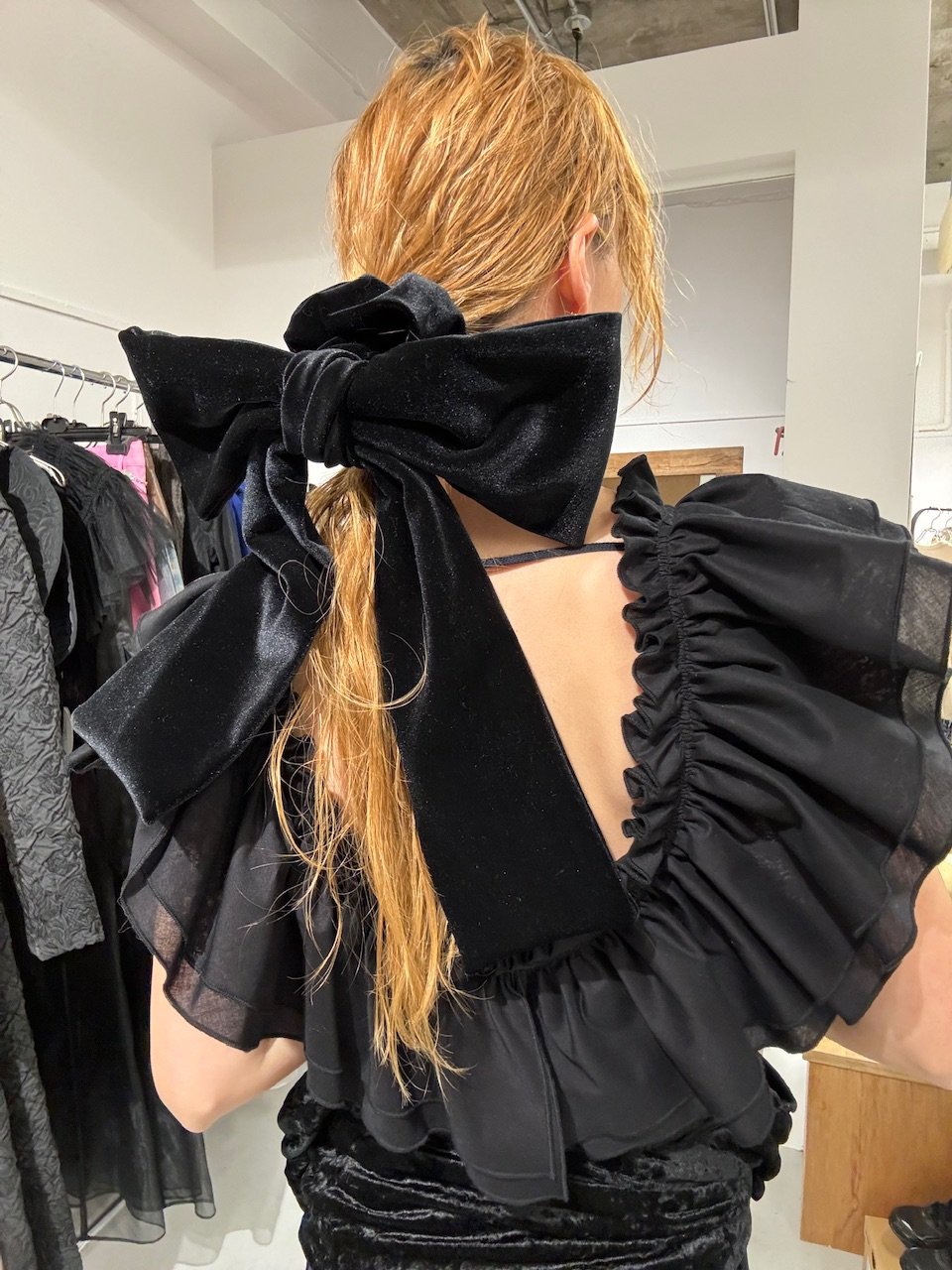 ヘアアクセサリー heyep Large Velour Ribbon Scrunchie heyep / Large Velour Ribbon Scrunchie | JURK