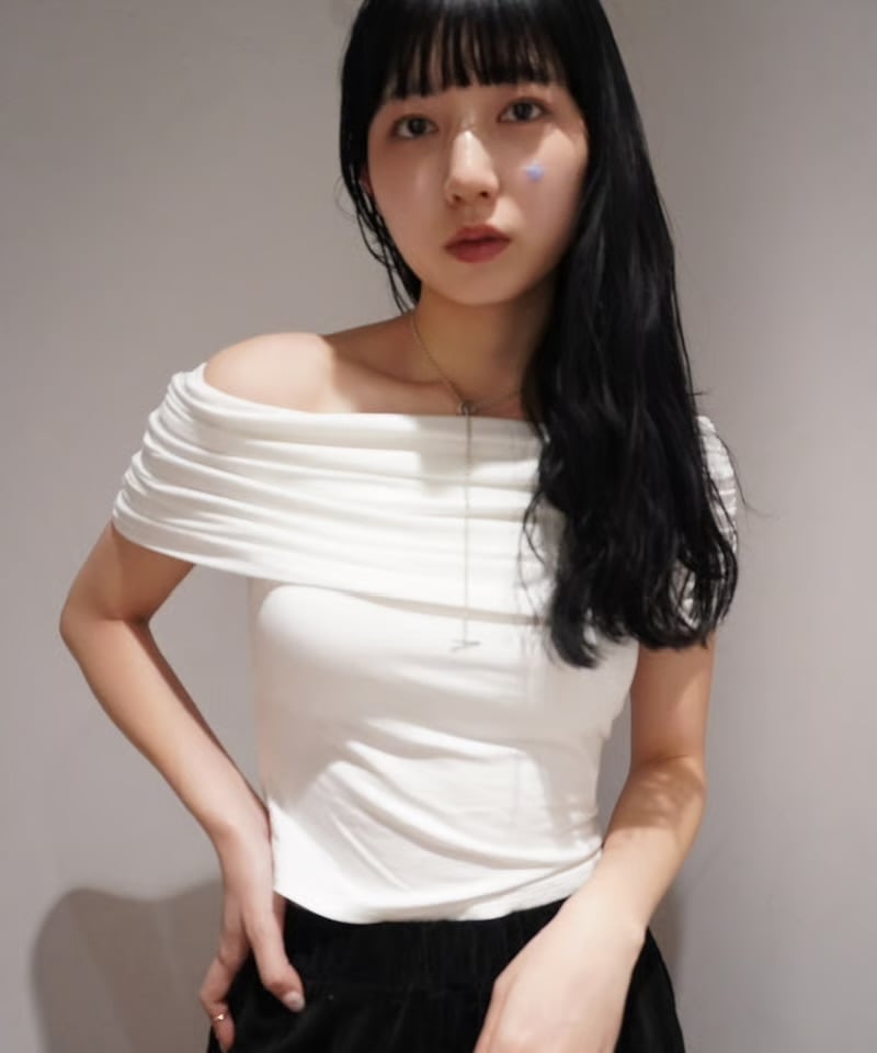 determ; / Collagen Gathered Off-sholder Top | JURK