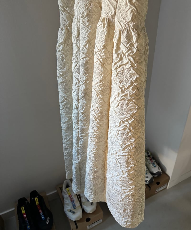 ワンピース Dahlia shrinking camisole dress Dahlia shrinking embroidery camisole dress (Black)