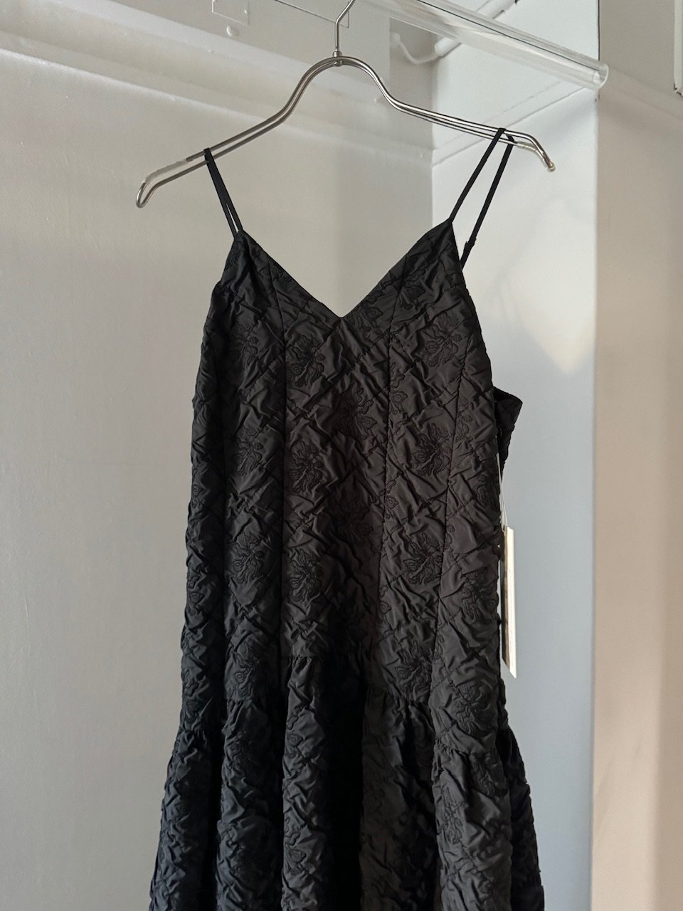 MURRAL / Dahlia shrinking embroidery camisole d