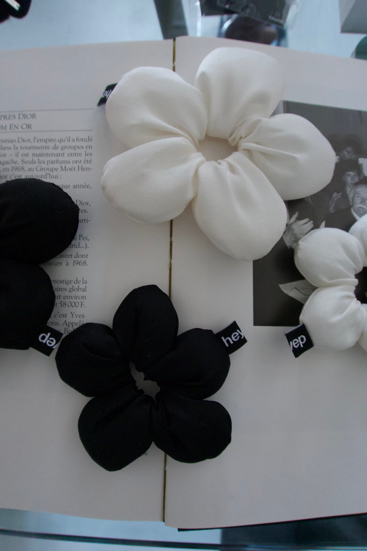 ヘアアクセサリー heyep Dot Jacquard SquareMediumScrunchie heyep Dot Jacquard SquareMediumScrunchie - メルカリ