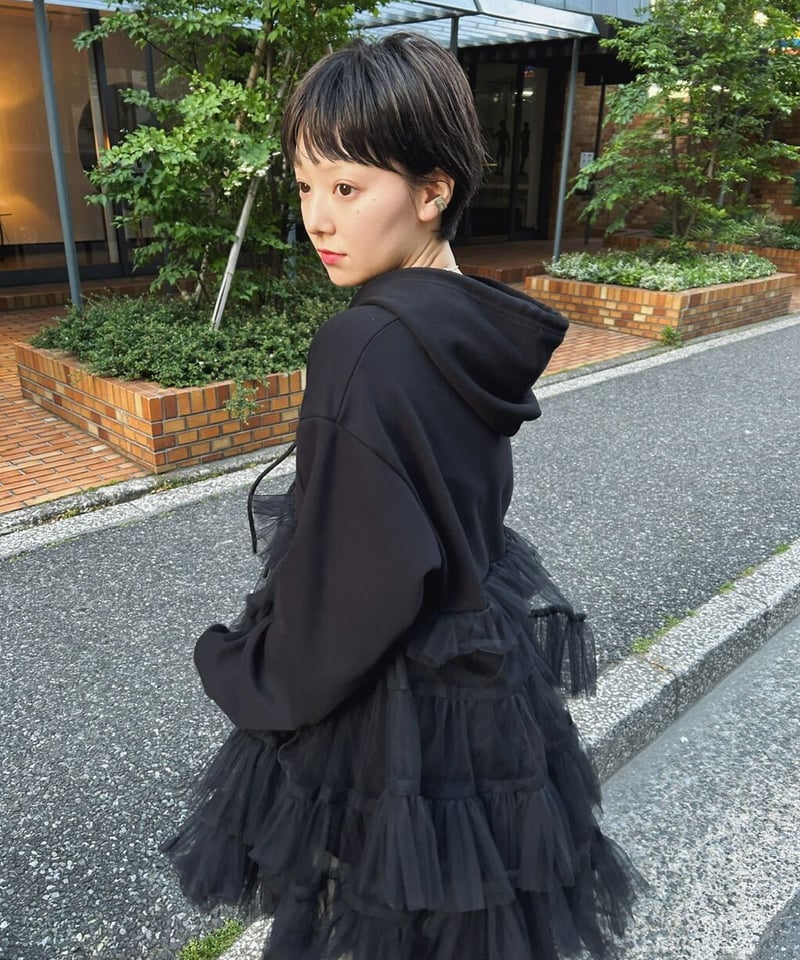 VIVIANO Tiered Tulle Trimmed Hoodie パーカー VIVIANO / Tiered Tulle Trimmed Hoodie | JURK sh