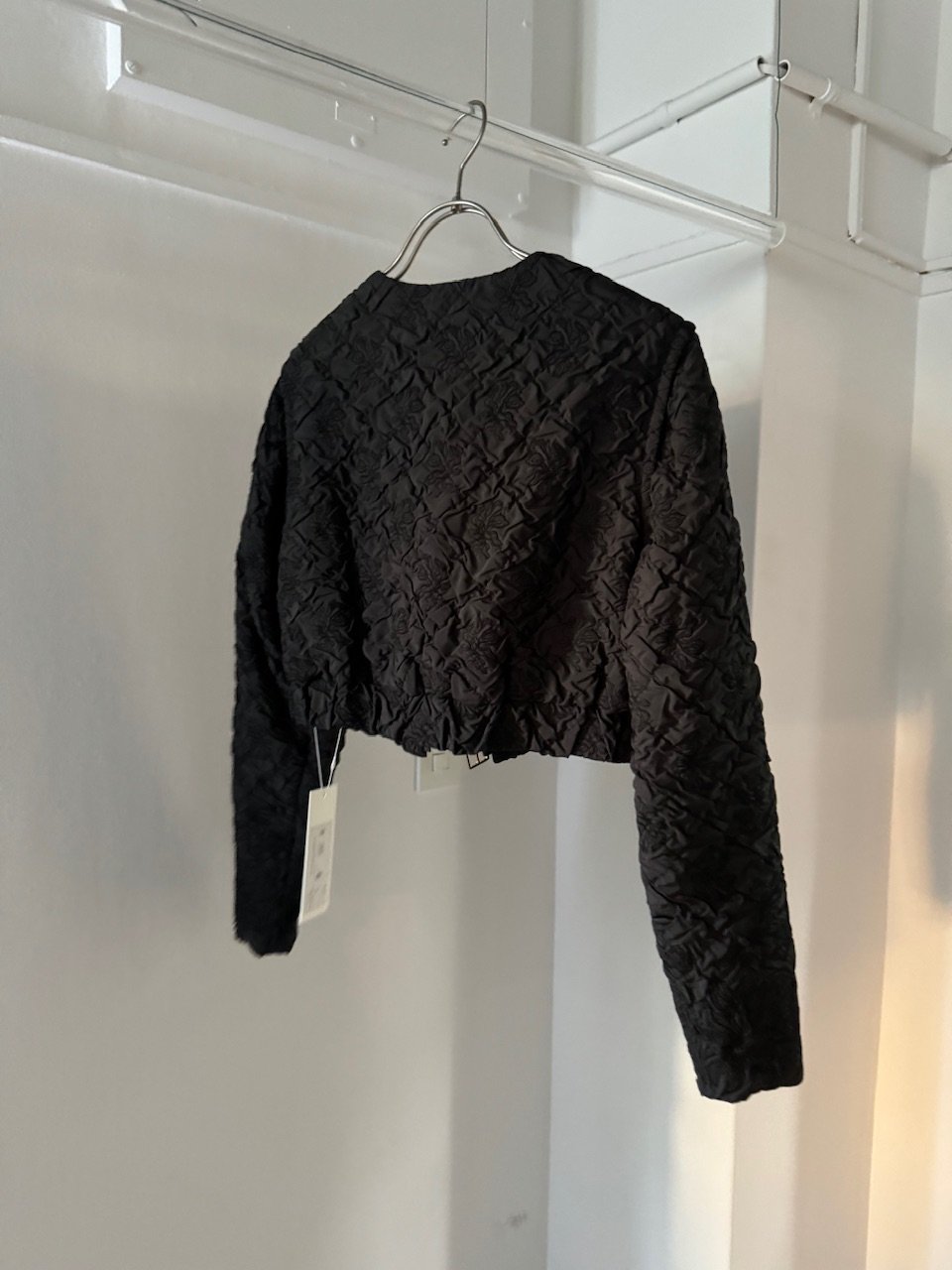 美品 ミューラル Dahlia shrinking embroidery top Dahlia shrinking embroidery top (Black)