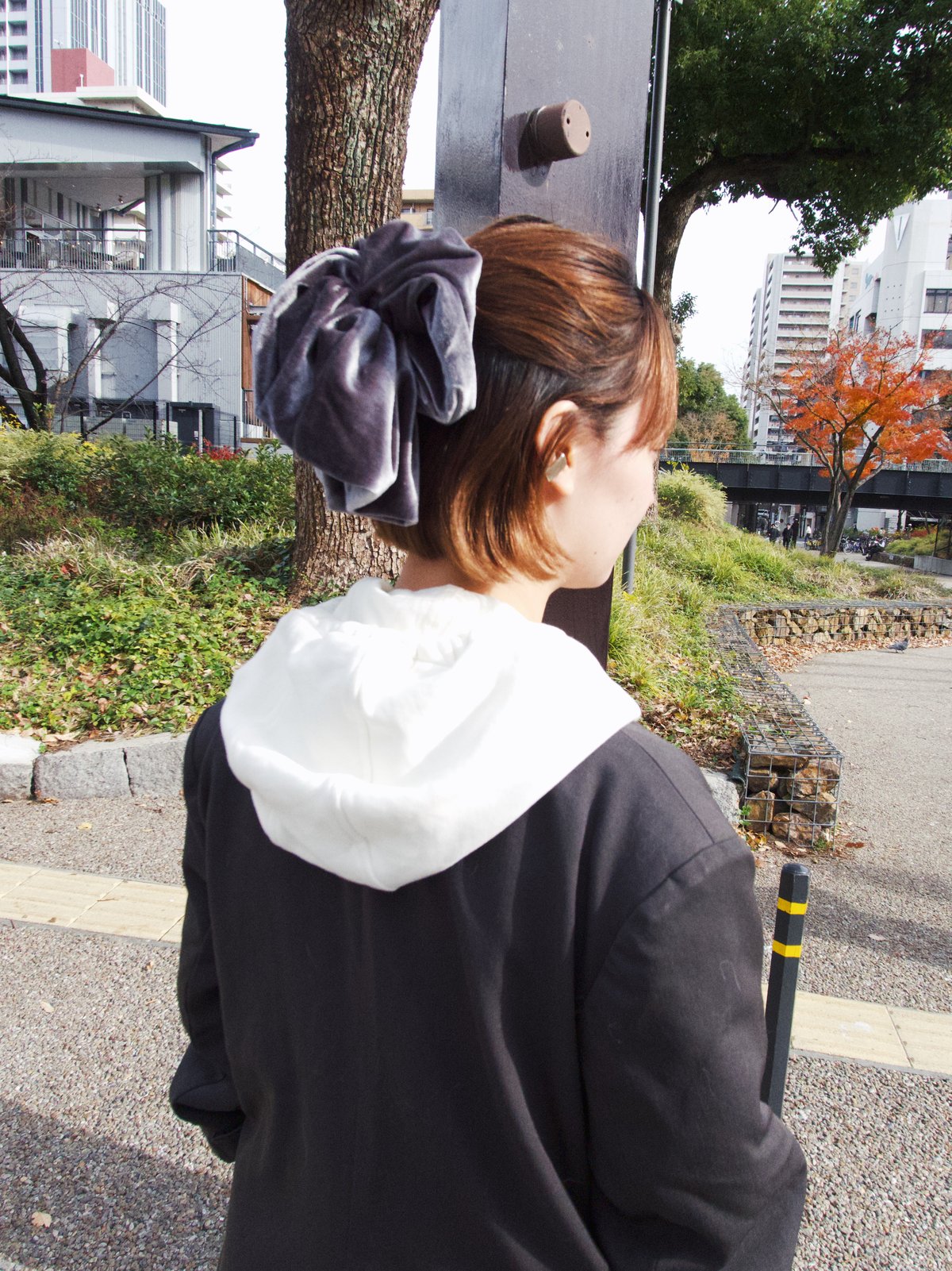 ヘアアクセサリー heyep Large Velour Ribbon Scrunchie heyep / Large Velour Ribbon Scrunchie | JURK