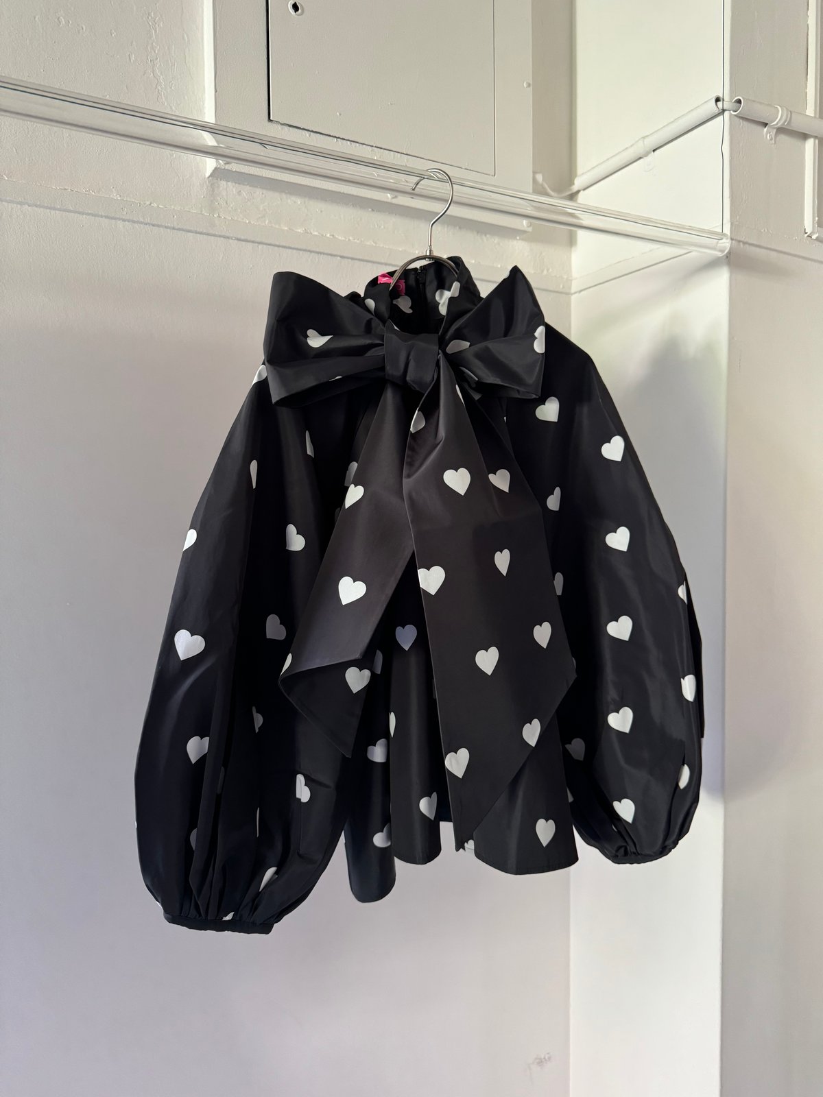 VIVIANO / Heart Pattern Ribbon Collar Top | JURK VIVIANO / Heart Pattern Ribbon Collar Top | JURK