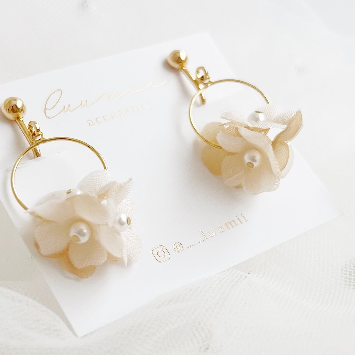 メディア着用】紅茶染め布花のフープイヤリング/ピアス | luumii accessory