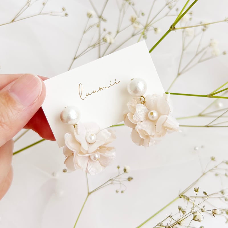 コットンパールと紅茶染め布花のシンプルイヤリング ピアス | luumii
