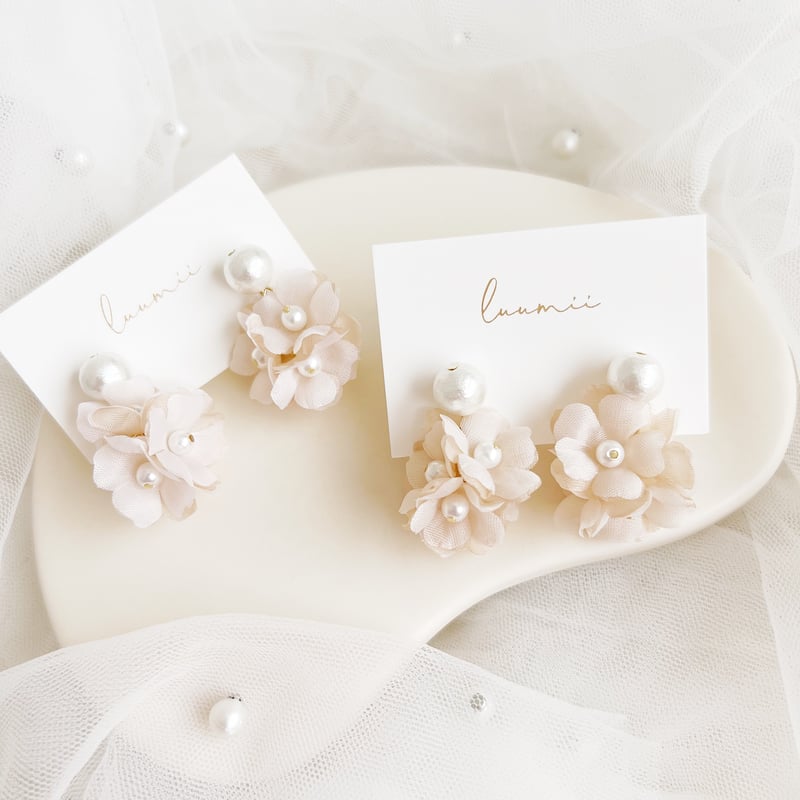 コットンパールと紅茶染め布花のシンプルイヤリング ピアス | luumii