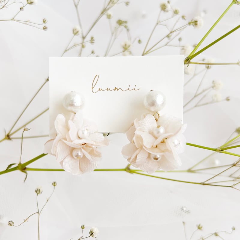 コットンパールと紅茶染め布花のシンプルイヤリング ピアス | luumii